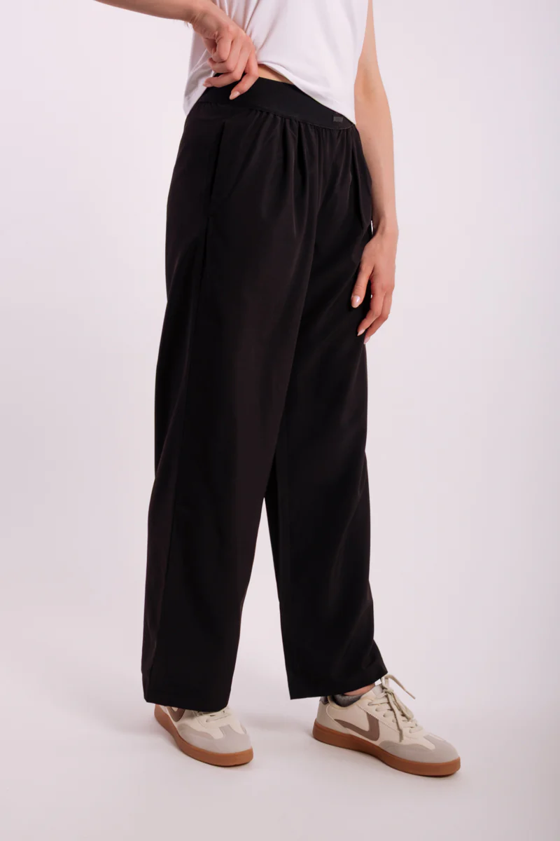 Art & Motion Lightweight Pants - Image 4