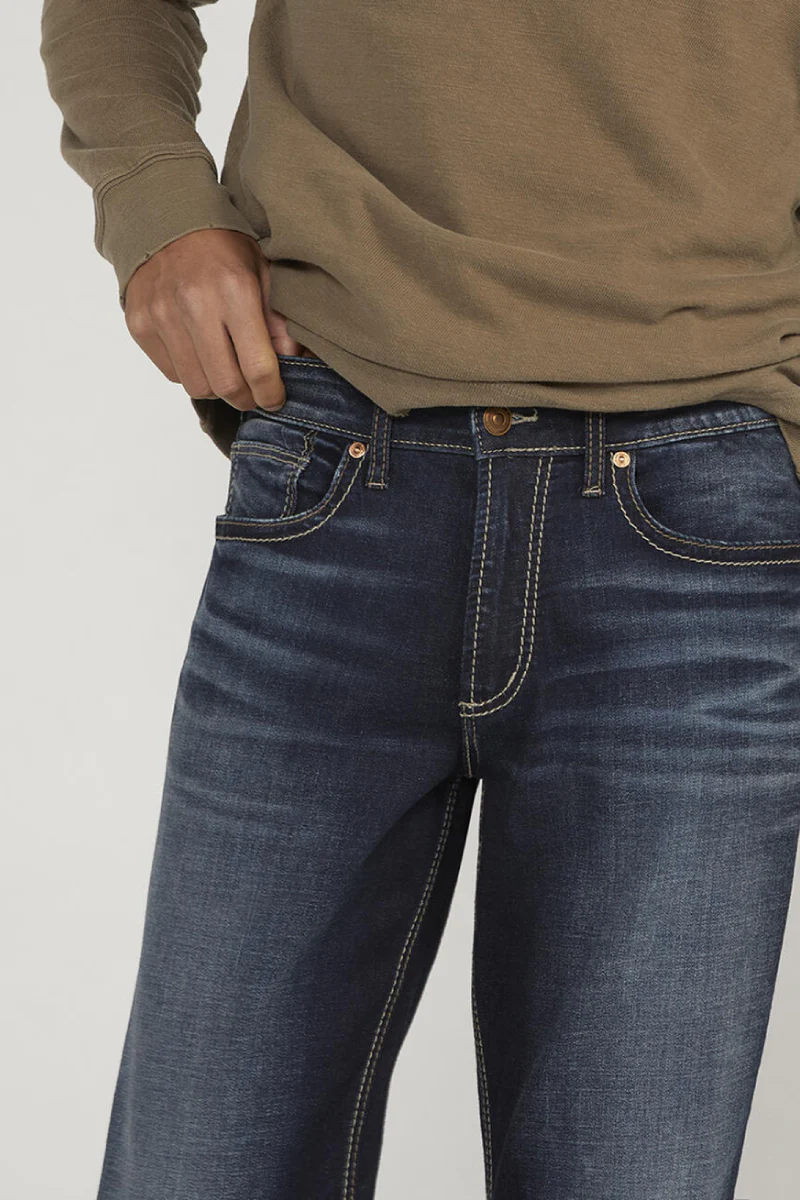 Hunter Athletic Fit Relaxed Jeans - Image 4